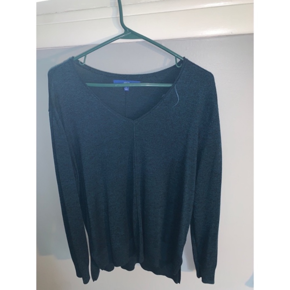 sweater - Picture 2 of 4